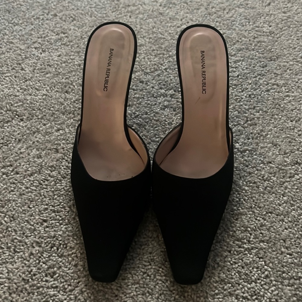 Banana Republic black heels